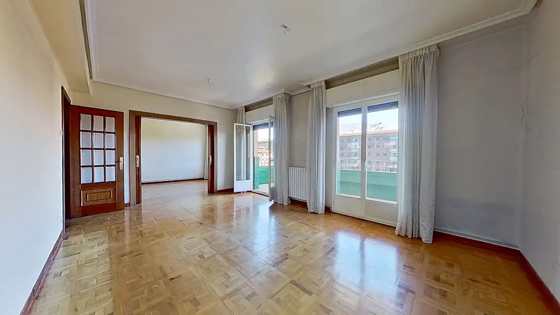Sala d'estar de Pis en venda en  Pamplona / Iruña amb Terrassa i Balcó