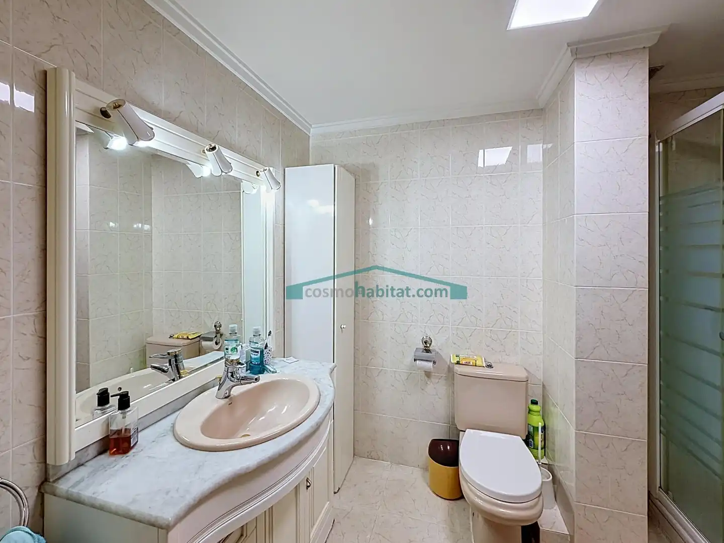 Badezimmer von Wohnung zum Verkauf in Burjassot mit Klimaanlage, Heizung und Balkon