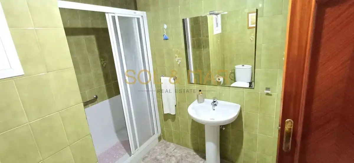 Baño de Piso en venta en Torremolinos con Aire acondicionado, Calefacción y Terraza