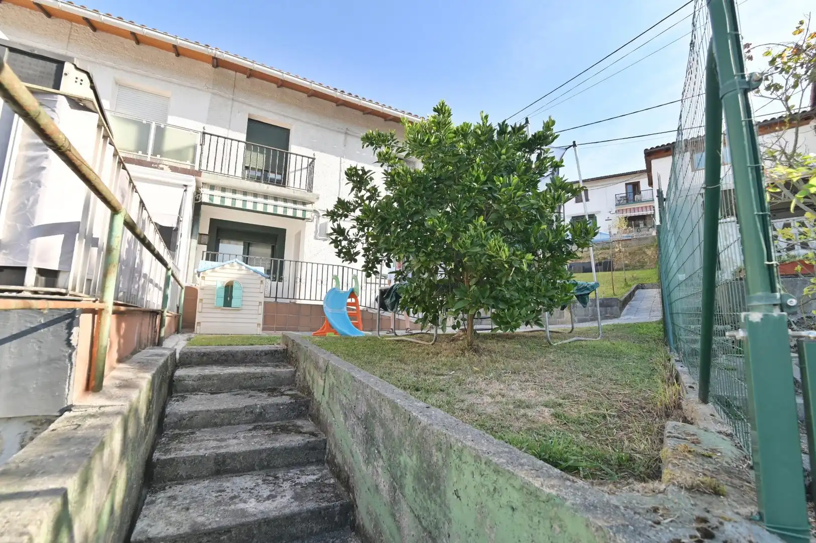 Vista exterior de Casa adosada en venda en Galdakao, Bizkaia