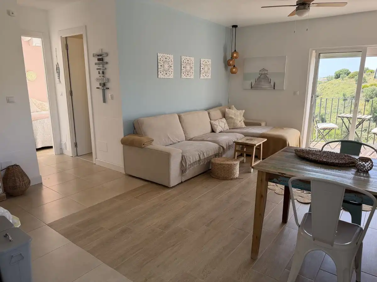 Sala de estar de Apartamento en venta en Marbella con Aire acondicionado y Piscina comunitaria