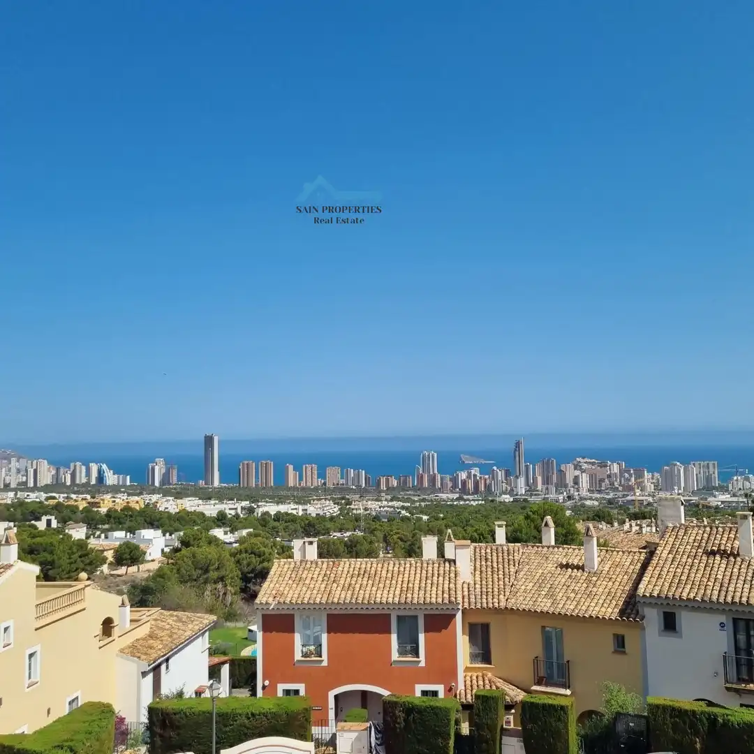 Villa mit Terrasse zum Verkauf in Golf Bahía, imagen 3