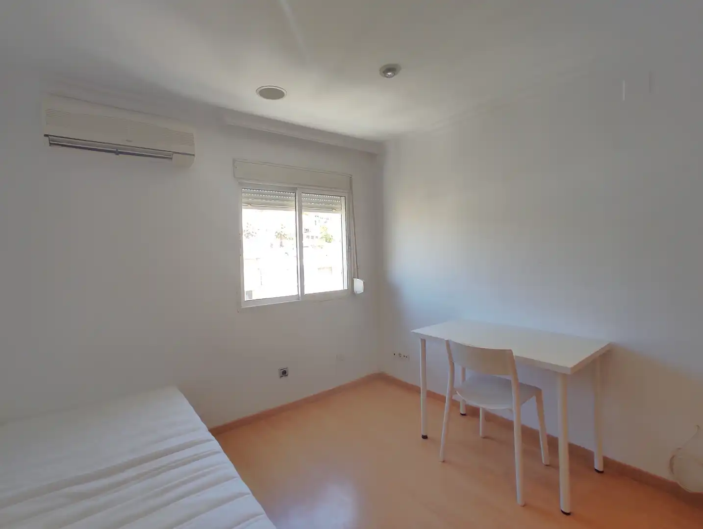 Schlafzimmer von Wohnung zur Miete in Málaga mit Klimaanlage, Möbliert und Waschmaschine