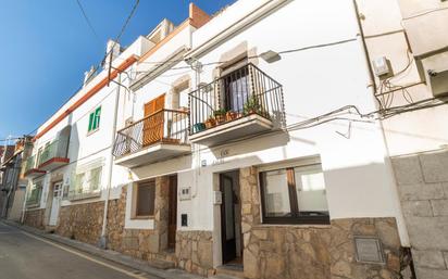 Vista exterior de Casa o xalet en venda en L'Escala amb Aire condicionat, Terrassa i Balcó