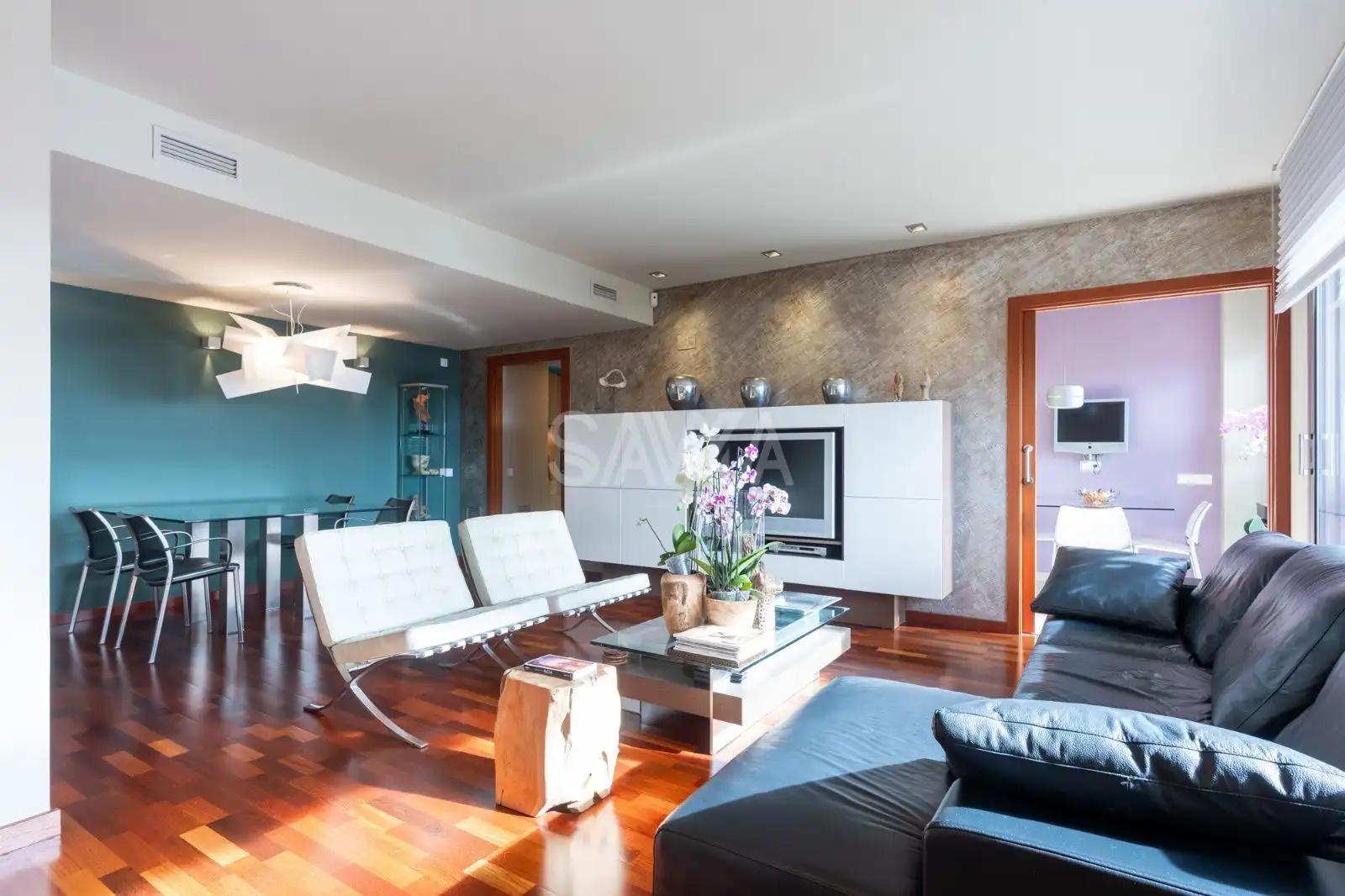Sala de estar de Ático en venta en L'Hospitalet de Llobregat con Aire acondicionado, Calefacción y Parquet