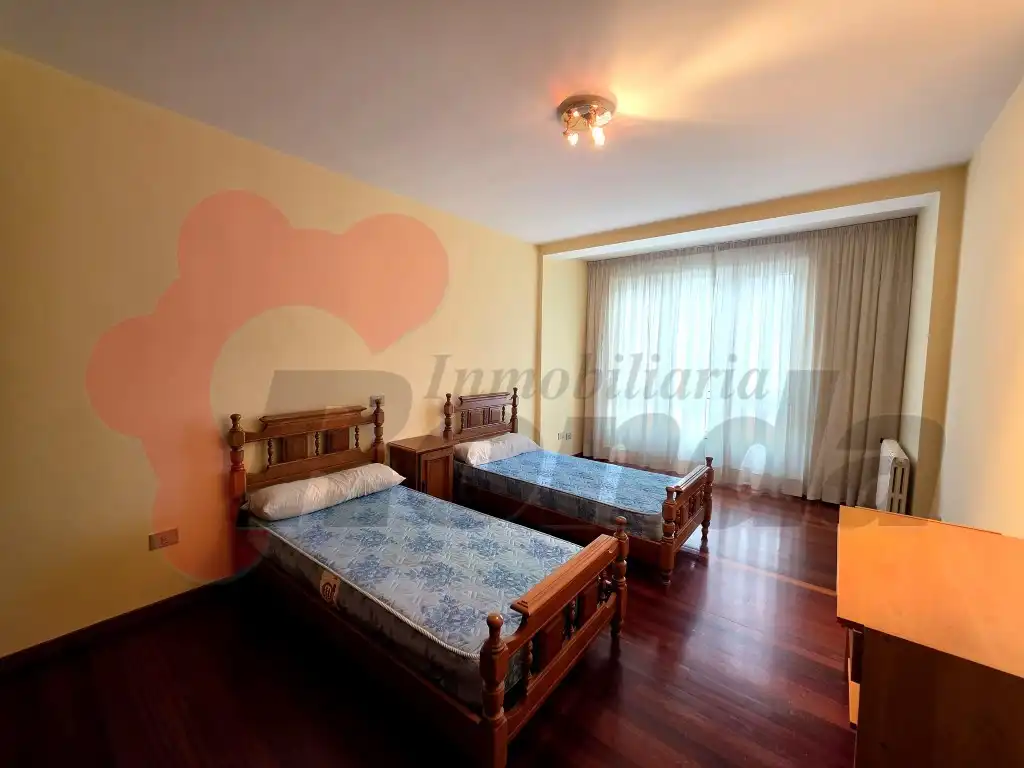 Schlafzimmer von Wohnung zur Miete in Lugo mit Möbliert