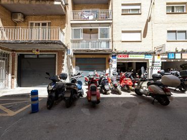 Local comercial en venda a Calle Doctor Rojas Ballesteros 2