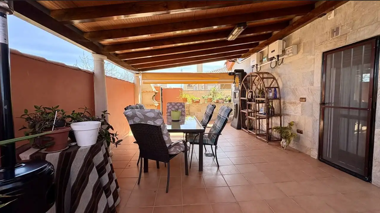 Terrassa de Casa o xalet en venda en Valdepeñas amb Aire condicionat, Calefacció i Traster