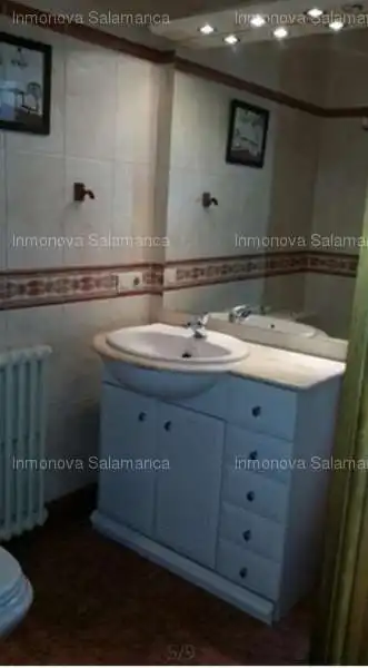 Bathroom of Flat for rent in Salamanca  with Heating, Terrace and Furnished