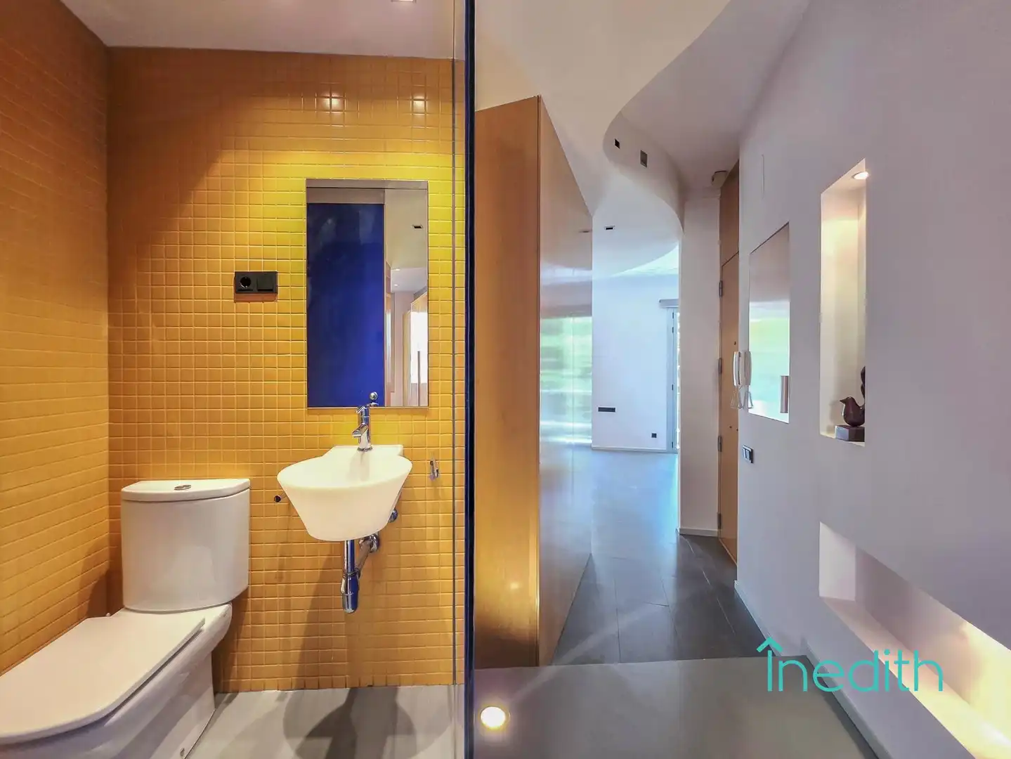 Bathroom of Flat for sale in Barcelona  with Air Conditioner, Terrace and Furnished