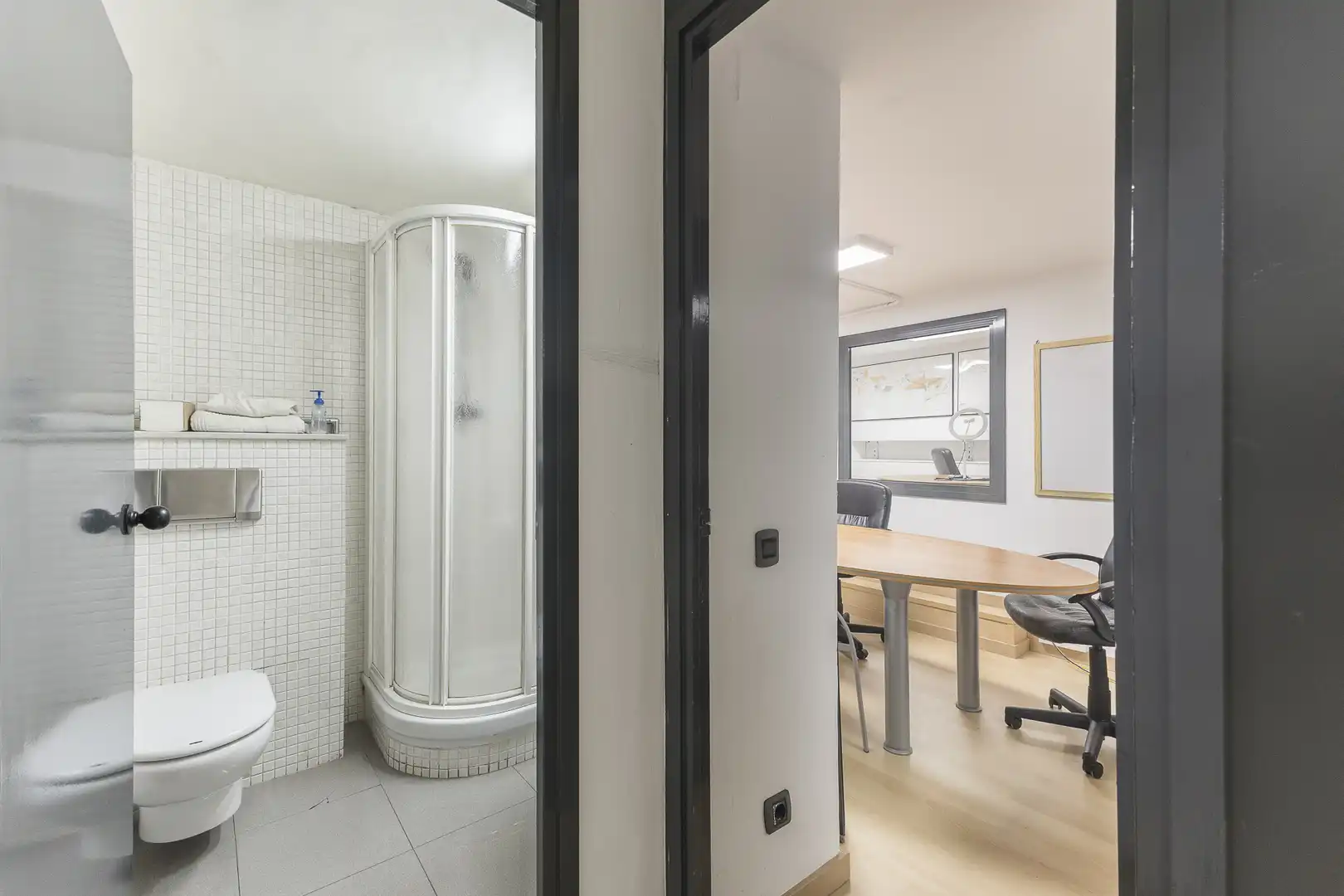 Badezimmer von Geschaftsraum zur Miete in Sant Martí