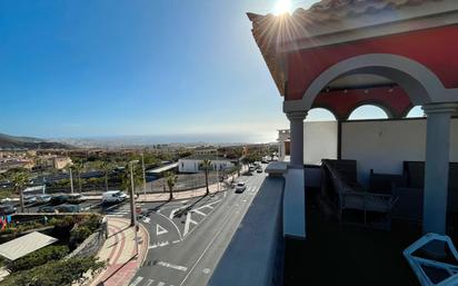 Vista exterior de Àtic en venda en Adeje amb Calefacció, Terrassa i Traster