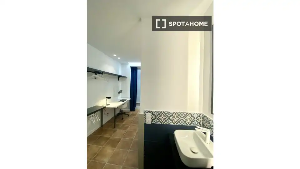 Bathroom of Flat for rent in Murcia  with Air Conditioner, Heating and Furnished