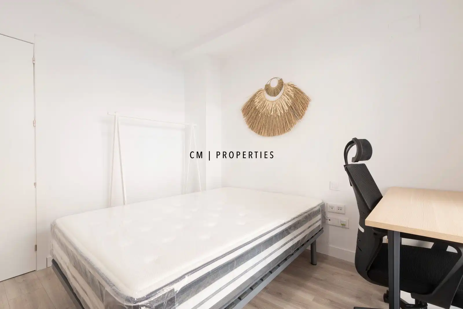Bedroom of Flat for rent in Valencia  with Air Conditioner, Heating and Furnished
