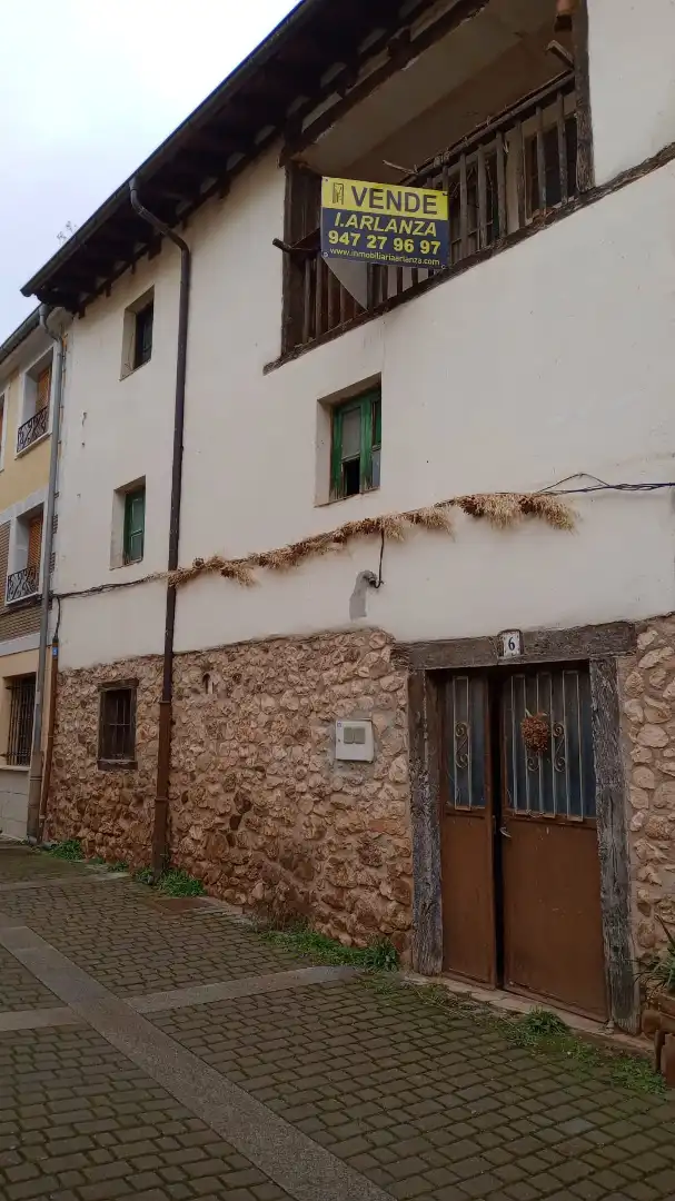 Vista exterior de Casa adosada en venta en Covarrubias