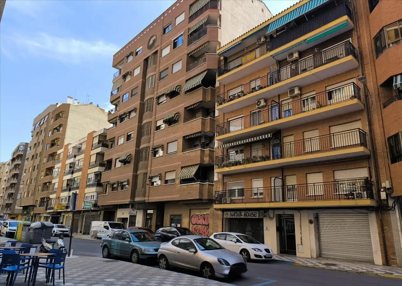 Piso en venta en Baños, Feria