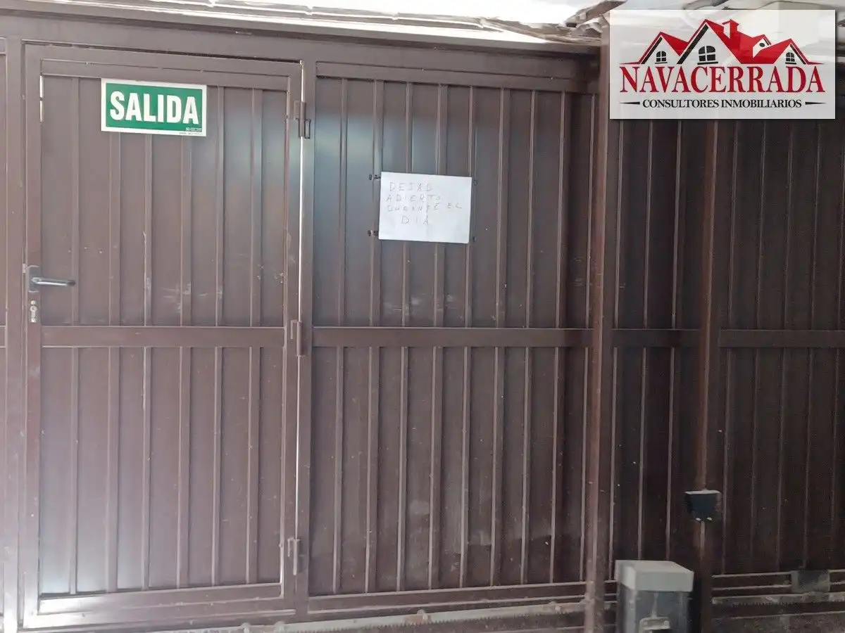 Außenansicht von Garage zum Verkauf in Navacerrada
