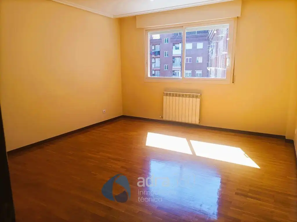 Piso con ascensor en venta en 3 abril, imagen 5
