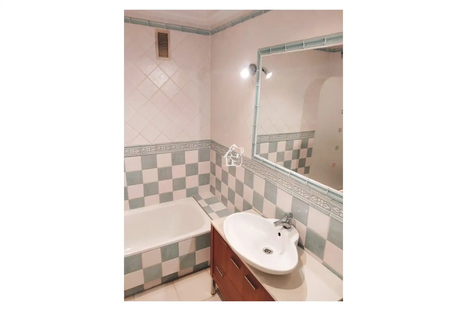 Badezimmer von Wohnungen zur Miete in Guardamar del Segura mit Klimaanlage, Terrasse und Möbliert