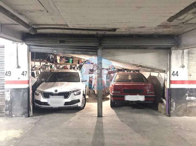 Garaje en Venta en Rey Emperador en La Vega - La Sal