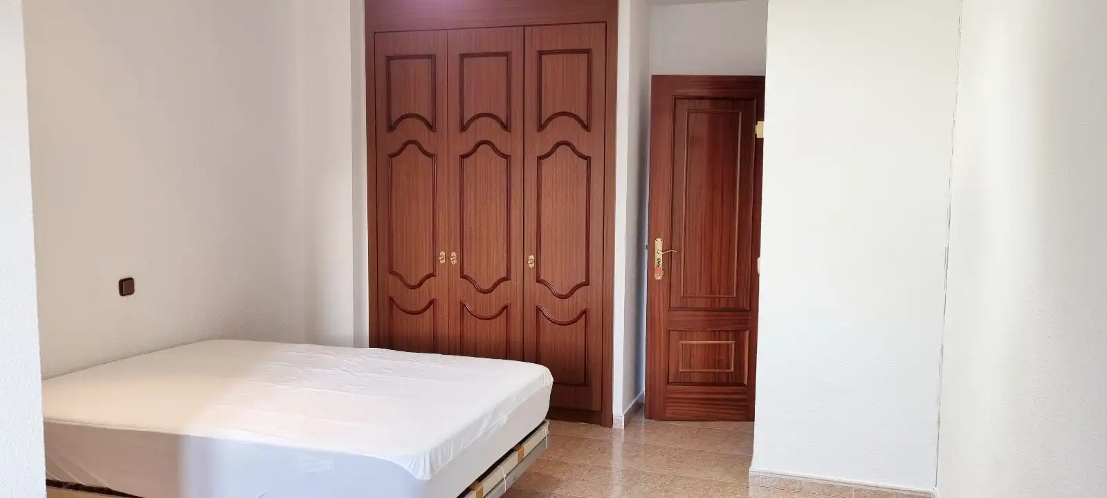 Dormitori de Casa adosada en venda en Villaviciosa de Odón amb Aire condicionat, Calefacció i Jardí privat