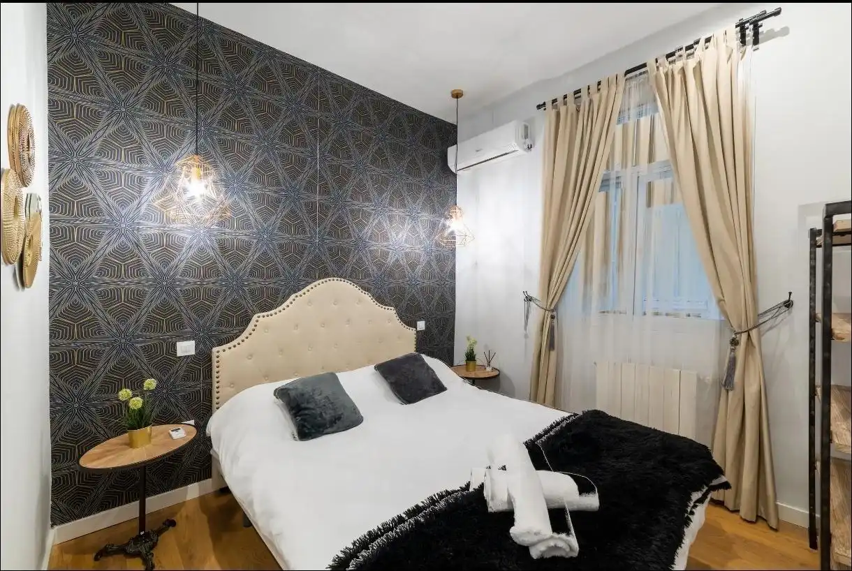 Habitación de Apartamento en venta en Madrid con Aire acondicionado, Calefacción y Trastero