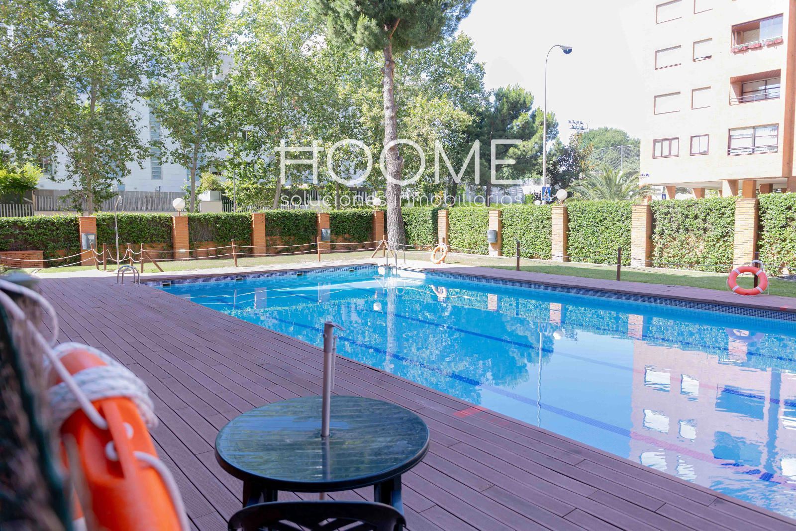 Swimming pool of Attic for sale in  Madrid Capital  with Air Conditioner, Parquet flooring and Terrace