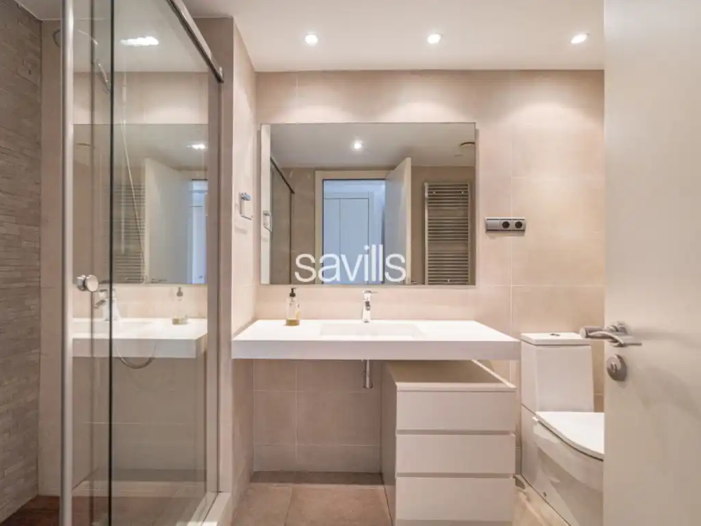 Bathroom of Attic for sale in Barcelona  with Air Conditioner, Terrace and Swimming Pool