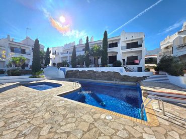 Casa aparellada amb piscina en venda a Almadrava - Canyelles - Puig-Rom