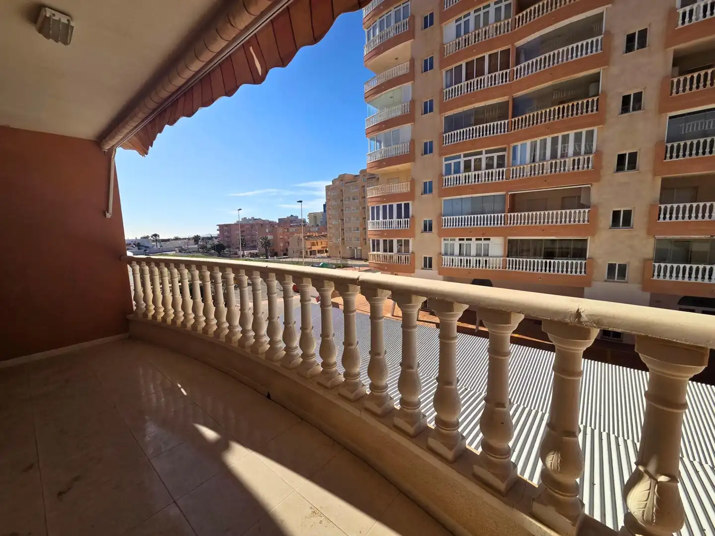 Terrasse von Wohnung zum Verkauf in La Manga del Mar Menor mit Klimaanlage, Heizung und Terrasse