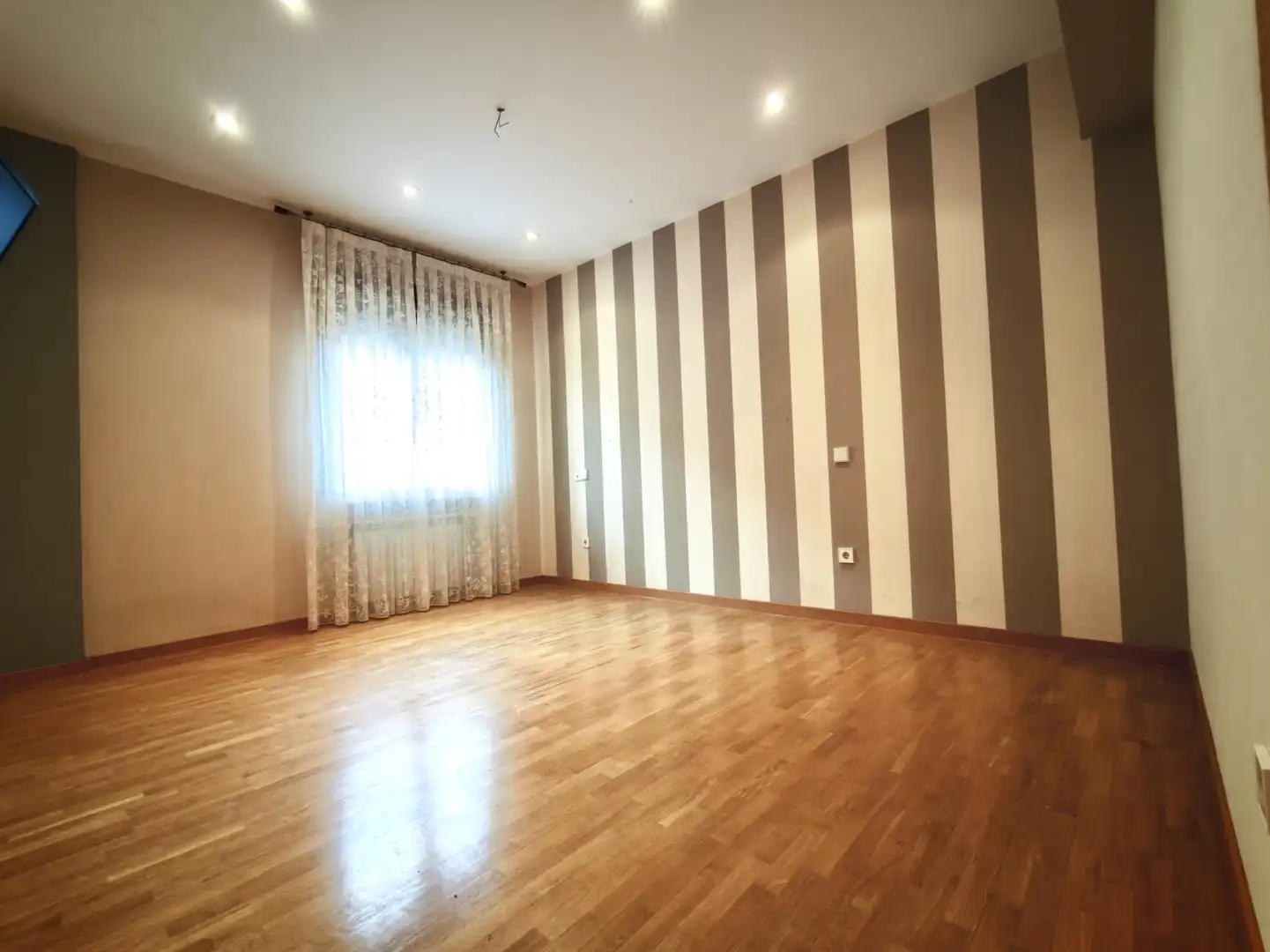 Piso en venta en Gijón - Calle Enrique Martinez, La Arena