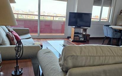 Living room of Flat to rent in  Barcelona Capital  with Air Conditioner, Heating and Parquet flooring