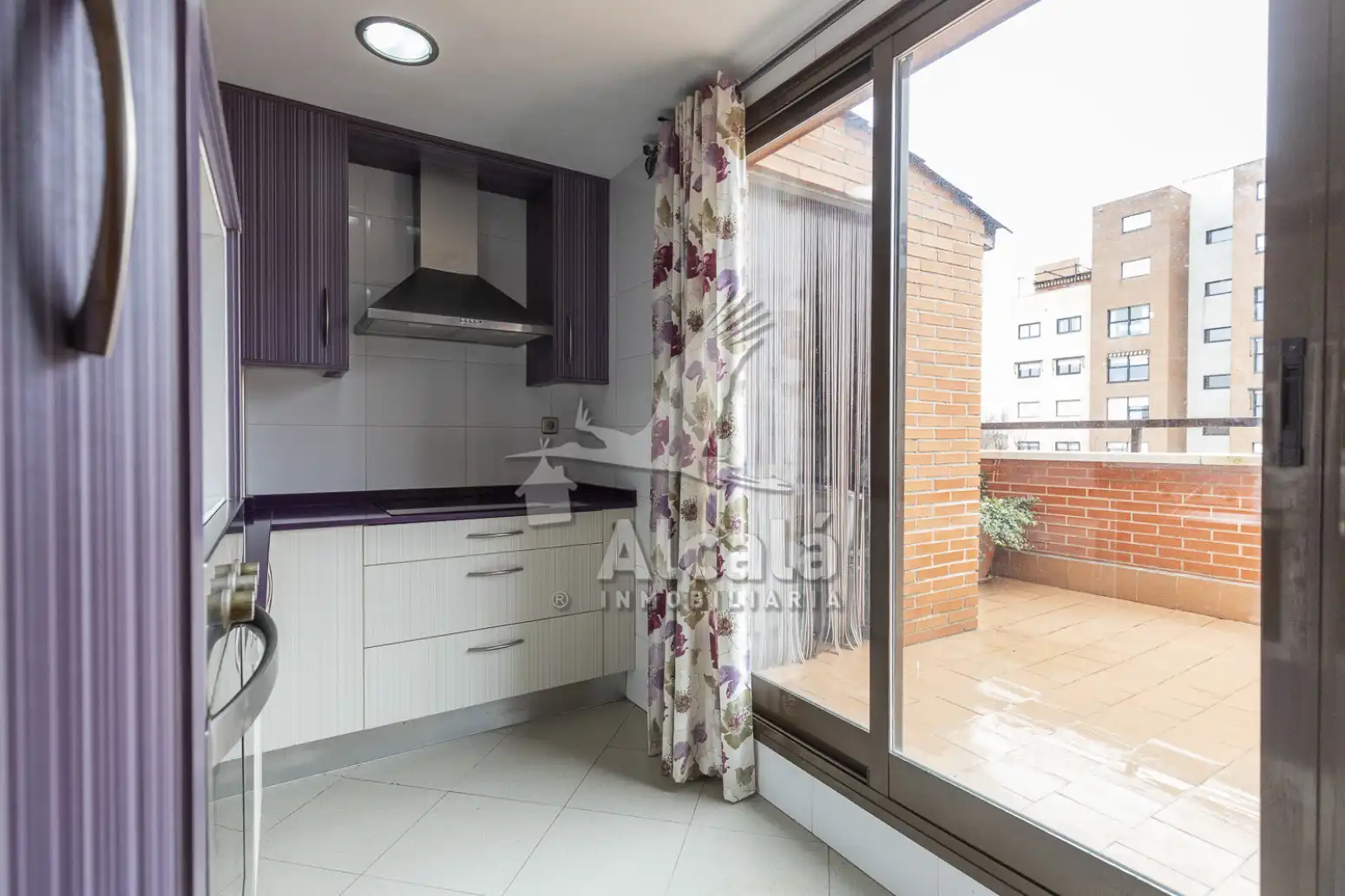 Cocina de Ático en venta en Alcalá de Henares con Aire acondicionado, Calefacción y Terraza