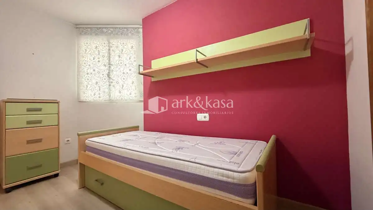 Schlafzimmer von Wohnung zur Miete in Valencia mit Klimaanlage, Abstellraum und Möbliert