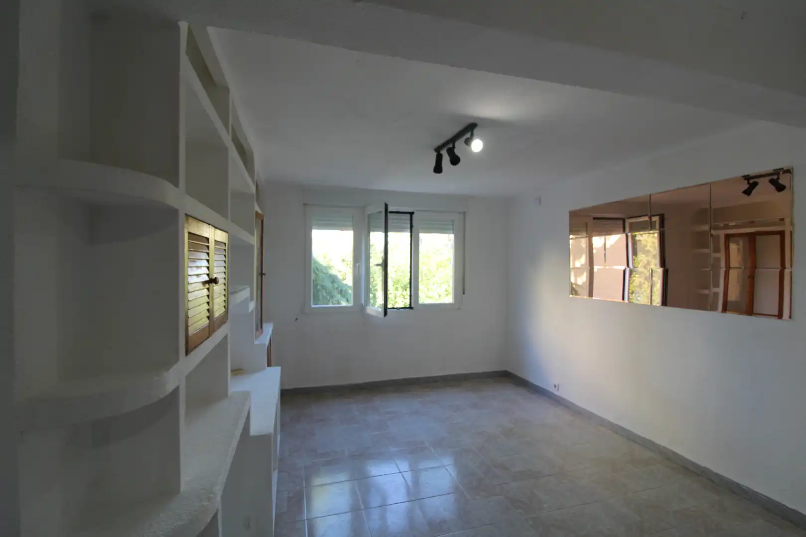 Living room of Flat for sale in Madrid