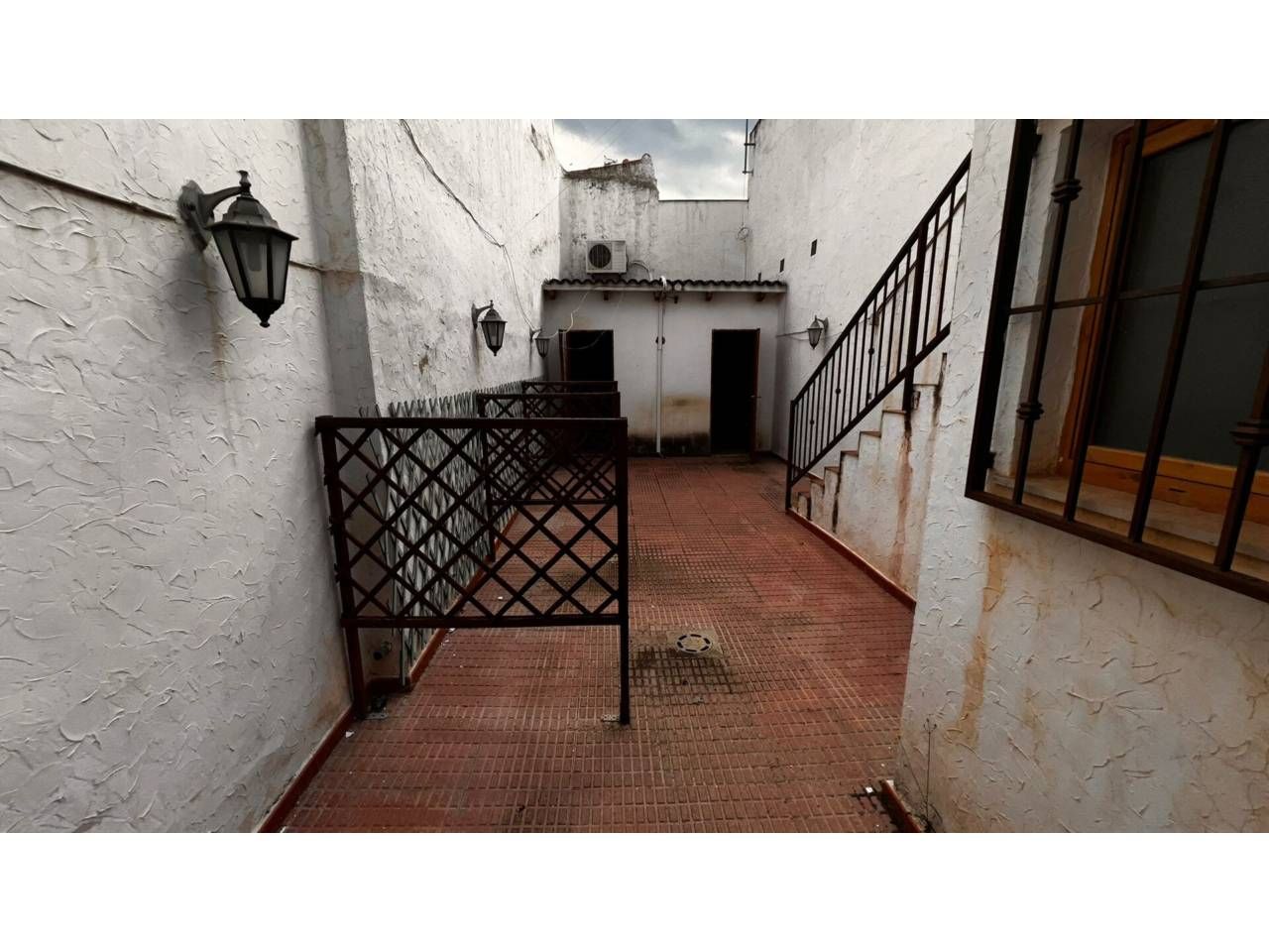 Vista exterior de Local en venda en Almansa