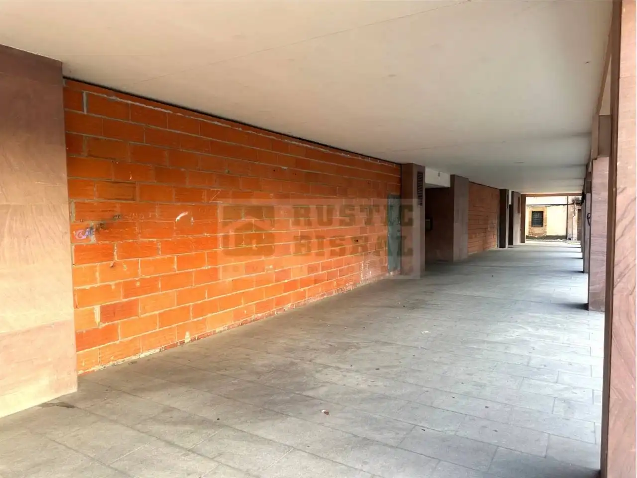 Local comercial en venta en Calle Sis d´Octubre de 1869, imagen 2