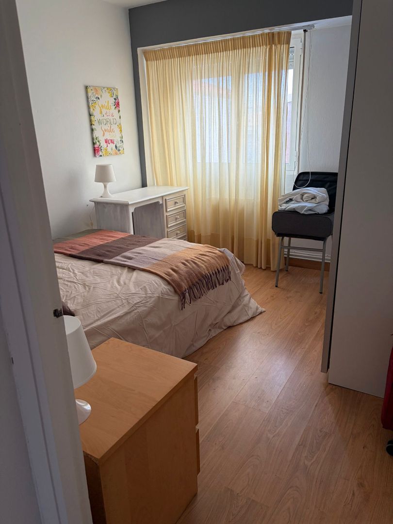 Dormitori de Pis de lloguer en Santander amb Calefacció, Parquet i Terrassa
