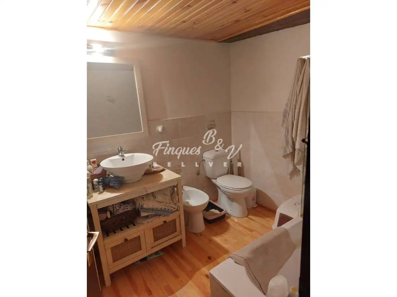Bathroom of Flat for sale in Bourg - Madame  with Heating, Parquet flooring and Furnished