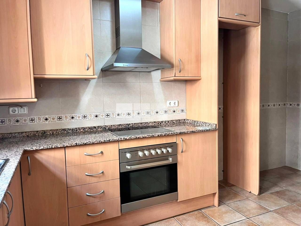 Maisonette zum verkauf in Tona
