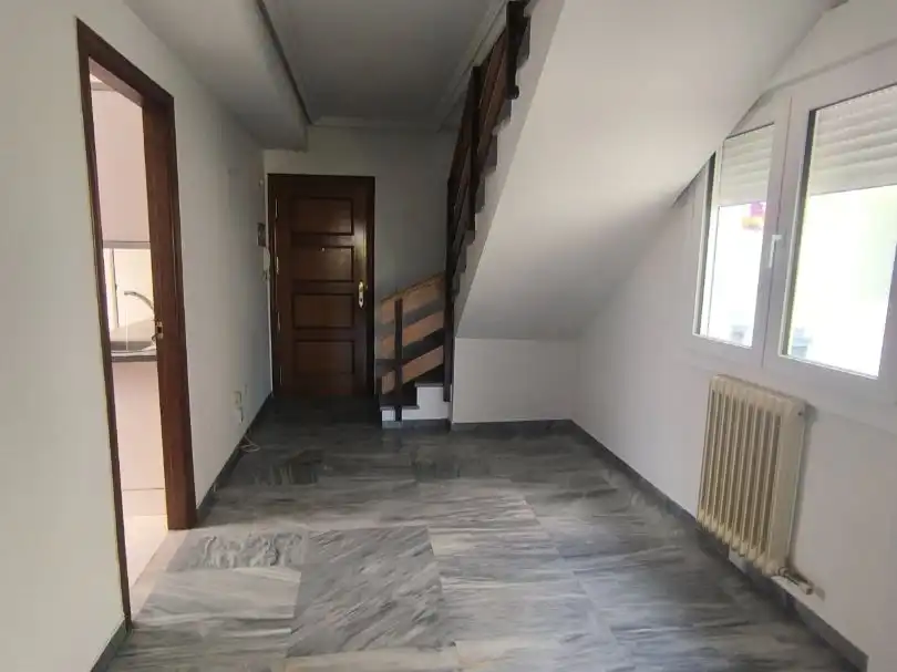 Wohnung zur Miete in Ciudad Real Capital mit Terrasse und Balkon
