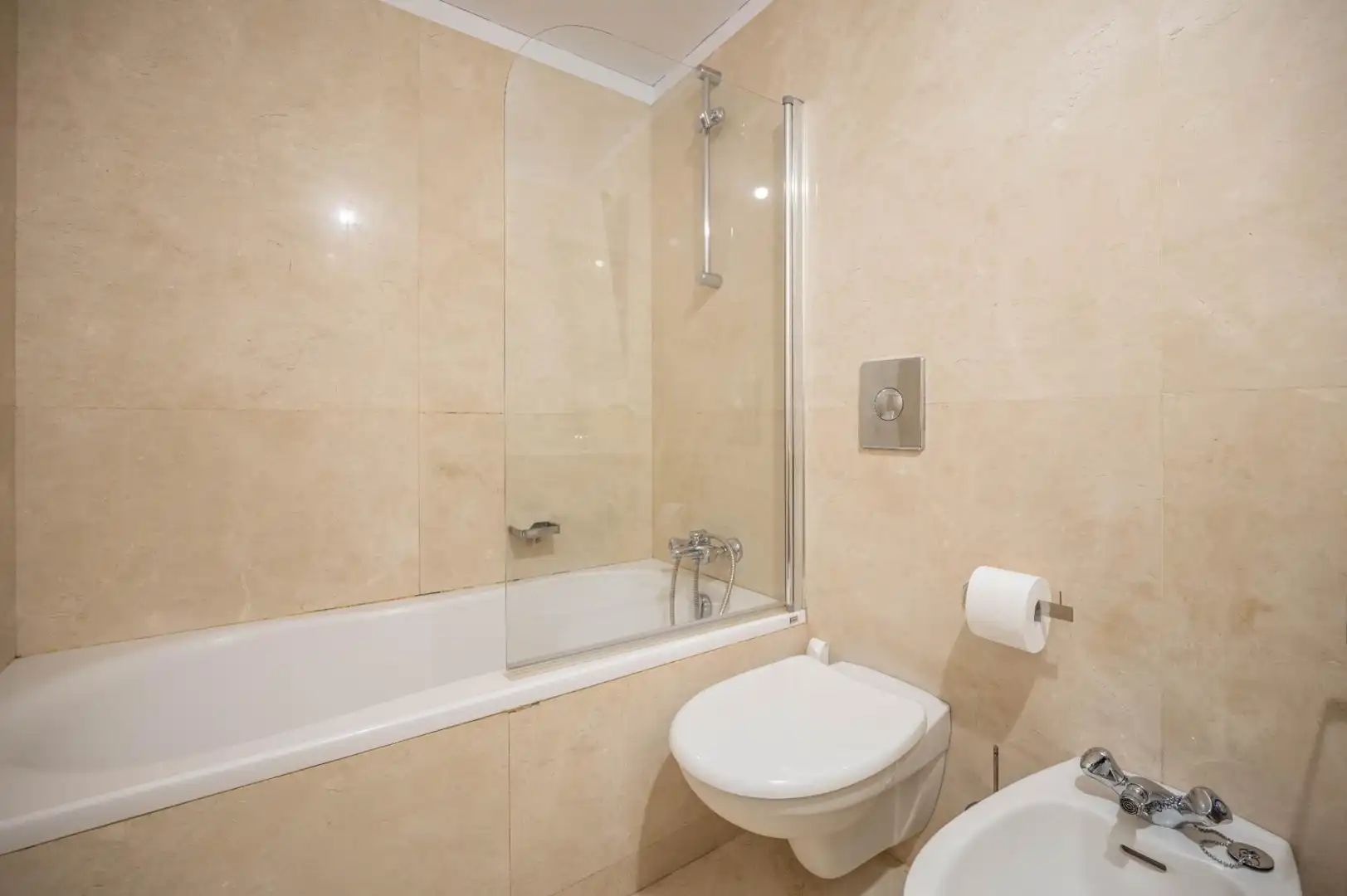 Baño de Piso en venta en Granada con Calefacción, Parquet y Alarma