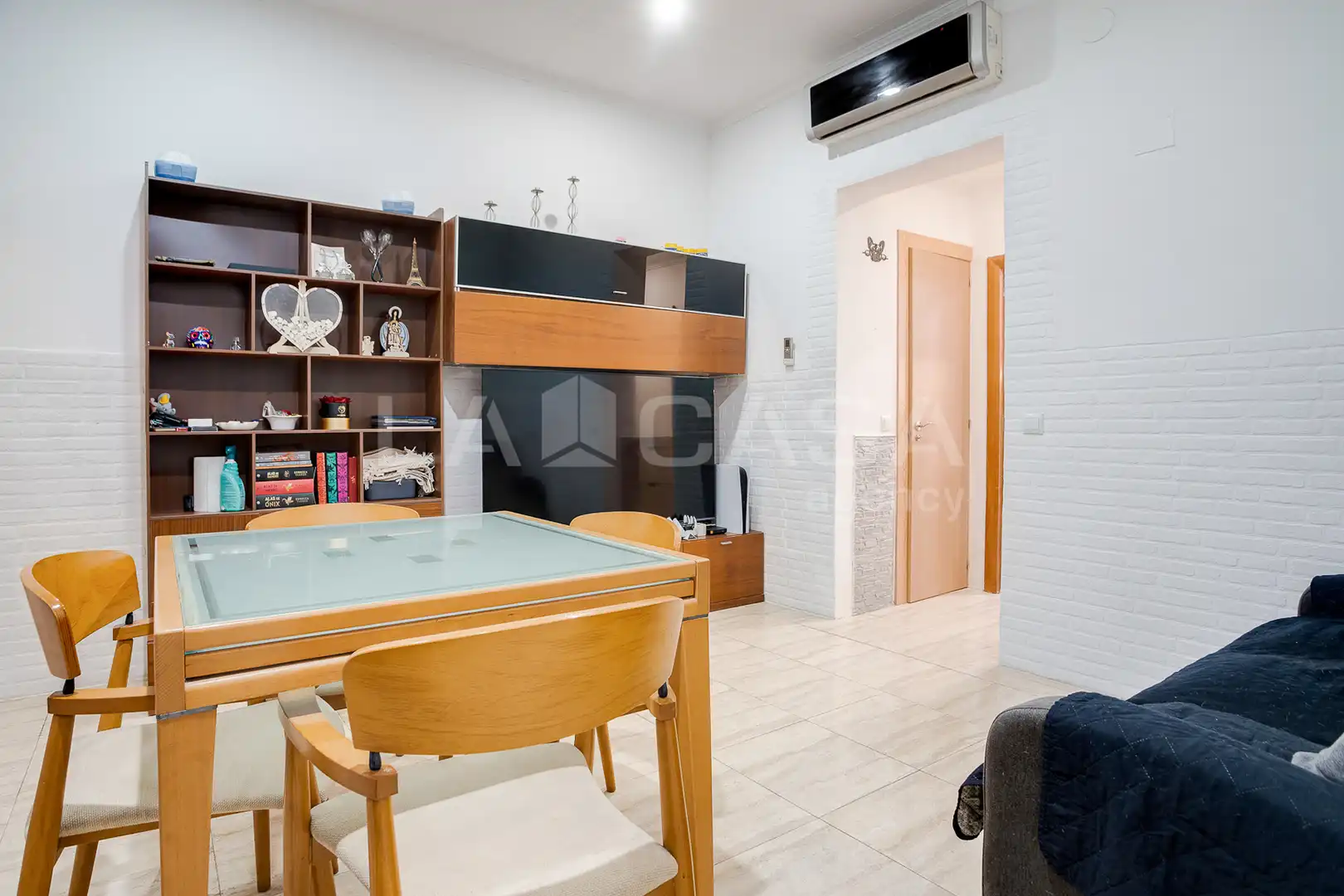 Ground floor for sale in Barcelona  with Heating
