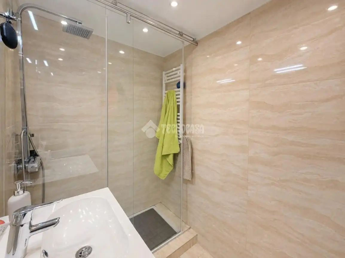 Baño de Piso en venta en Madrid con Calefacción y Piscina comunitaria