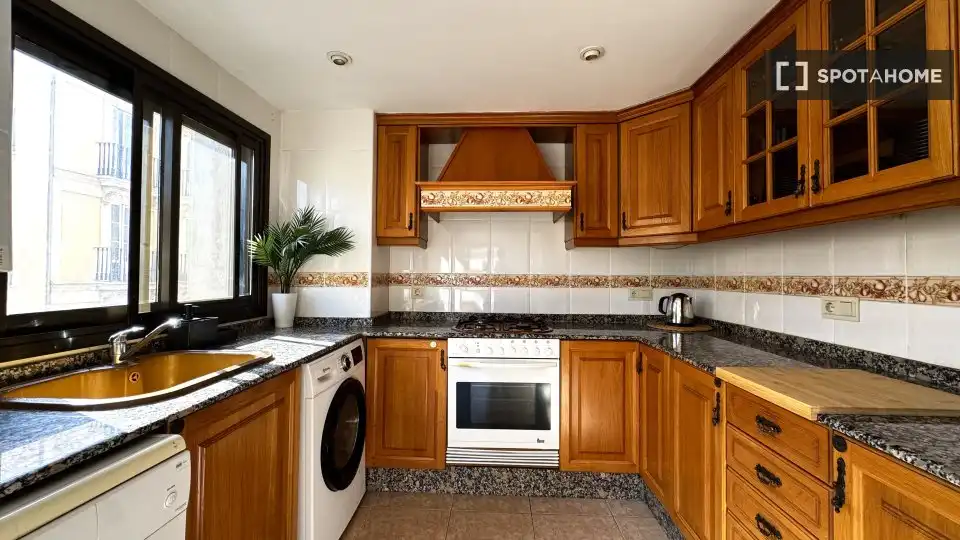 Kitchen of Flat for rent in Valencia  with Air Conditioner, Heating and Furnished