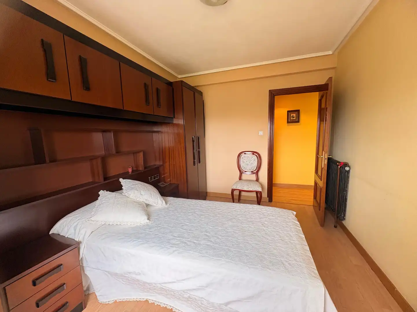 Bedroom of Flat for sale in Gijón   with Heating, Parquet flooring and Furnished