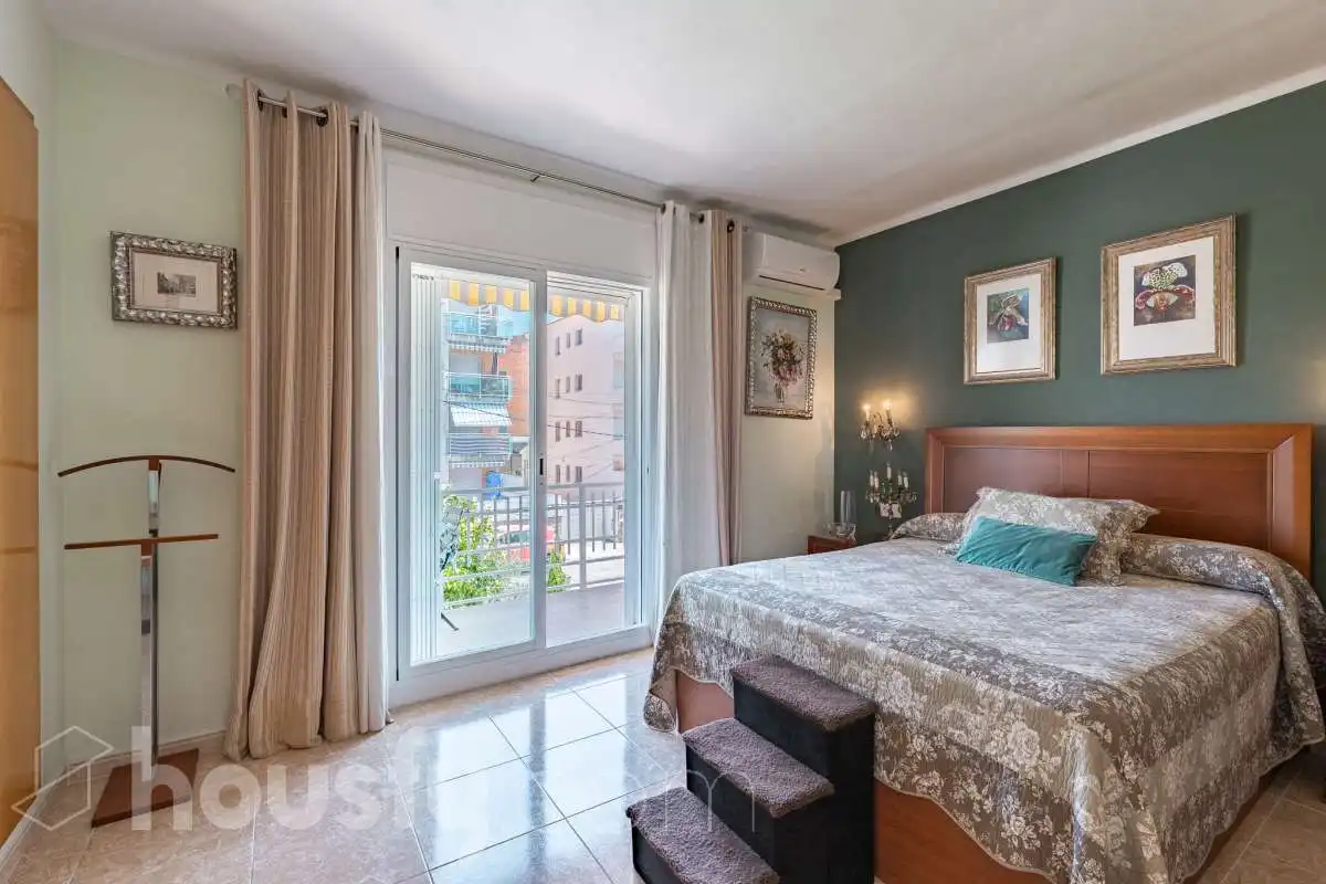Detached homes for sale in Calle Santiago Rusiñol, Coma-ruga platja