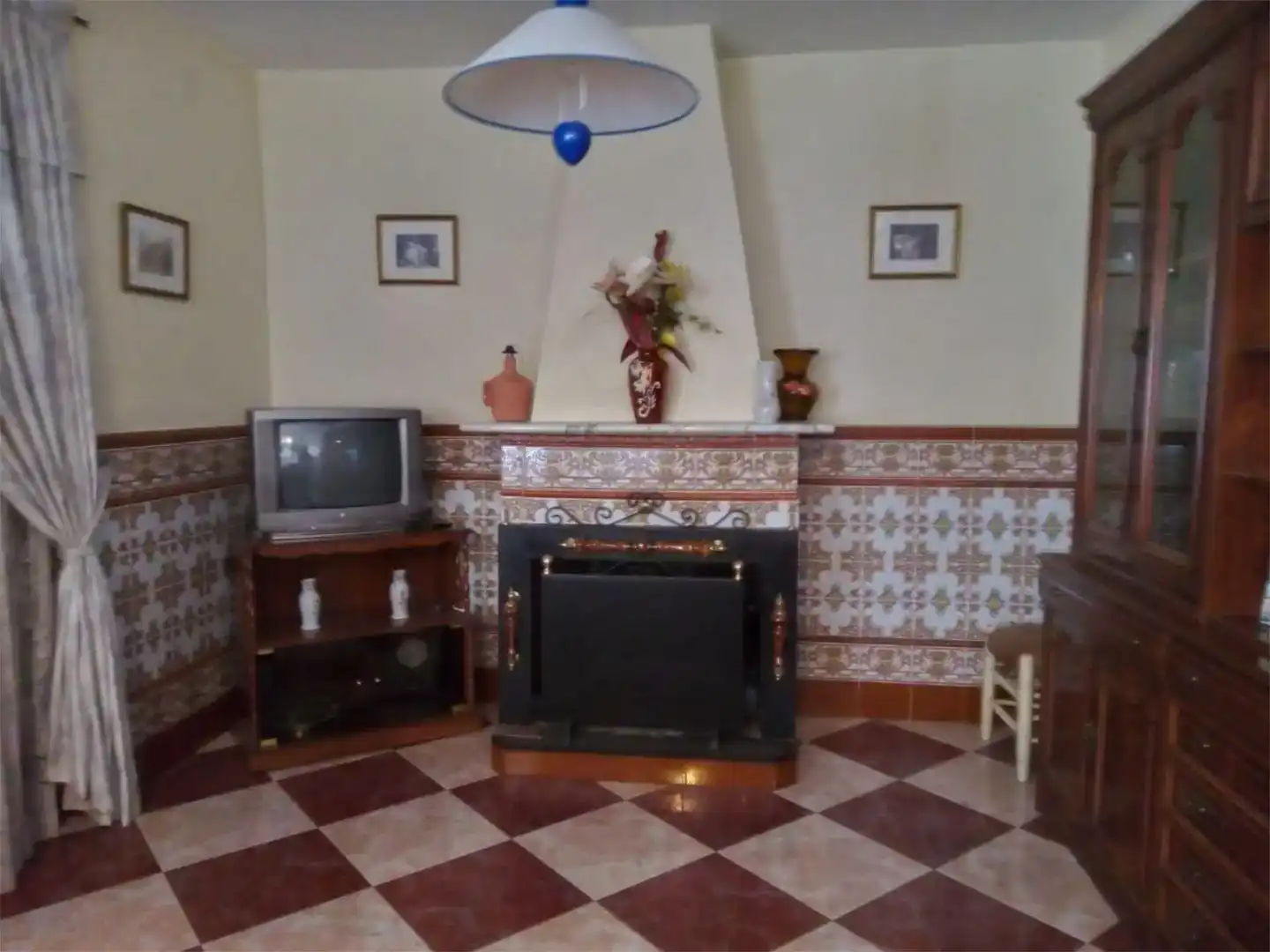 Sala d'estar de Casa adosada en venda en Cabra del Santo Cristo amb Traster, Moblat i Balcó