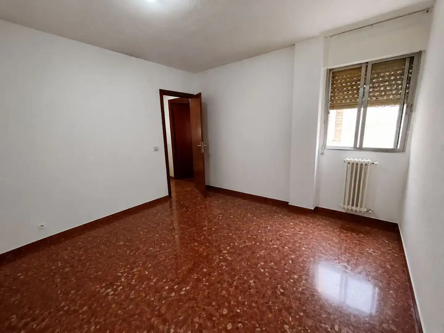 Habitación de Piso en venta en  Granada Capital con Aire acondicionado y Balcón