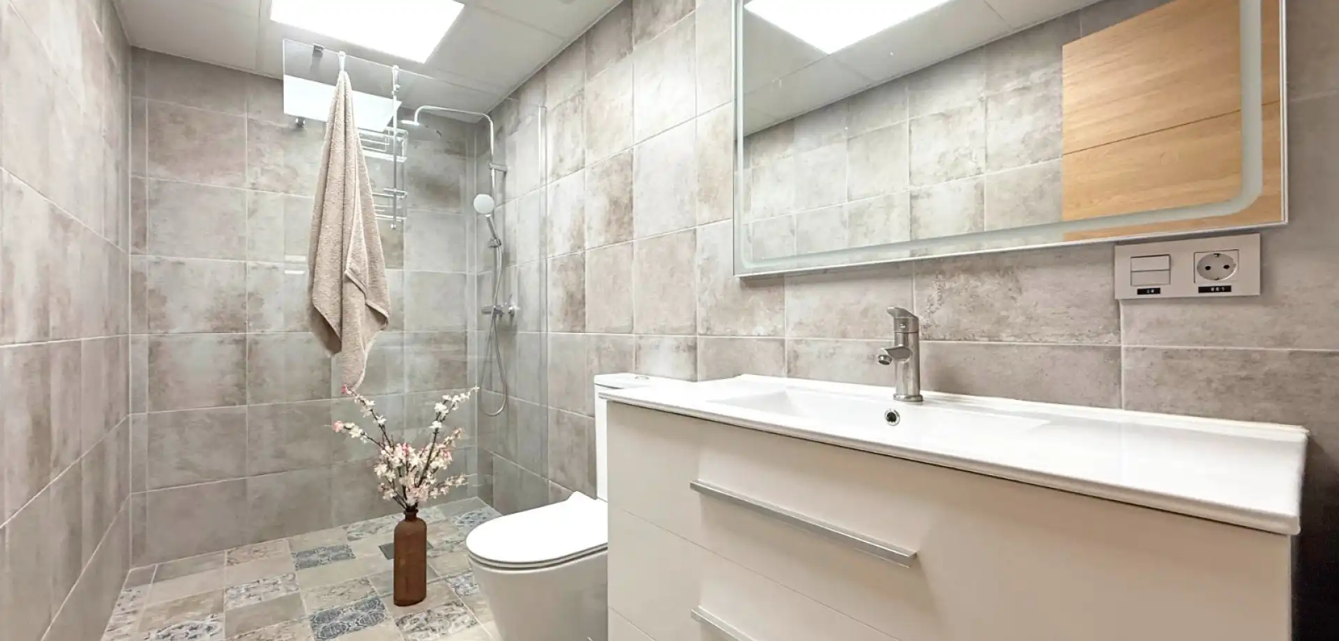 Bathroom of Office for sale in Torrevieja